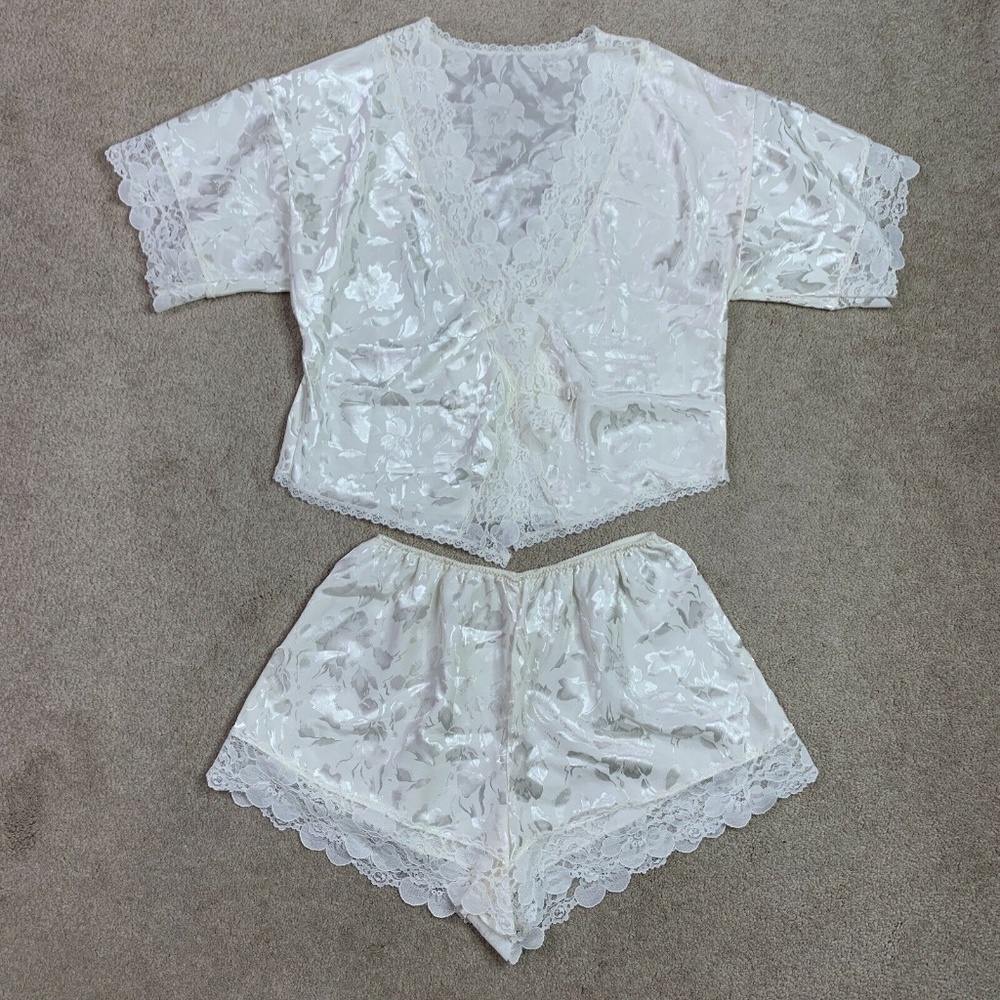 Vintage Victoria’s Secret Lingerie Pajama Set Top Shorts Lace Detail Ivory M